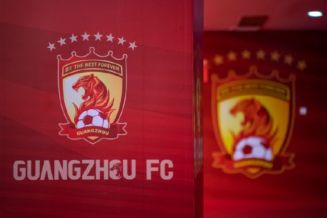 担任天空体育解说嘉宾的迪卡尼奥表示，“穆里尼奥不是傻瓜，他非常清楚自己的行为会引发轩然大波。